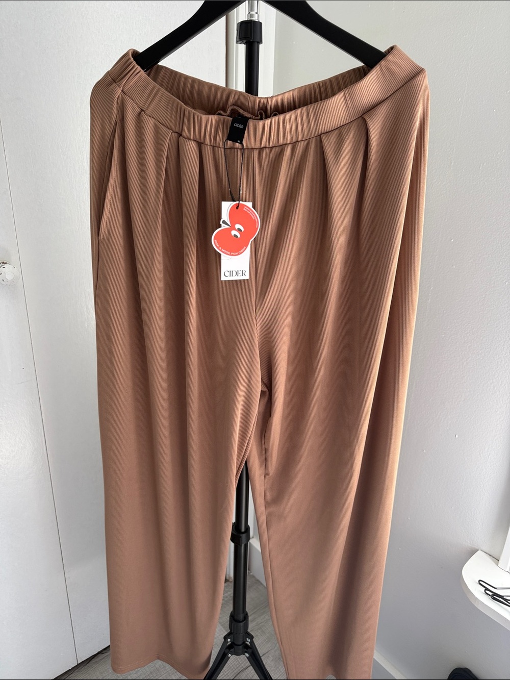 Cider Relaxed-Fit Brown Wide Leg Pants